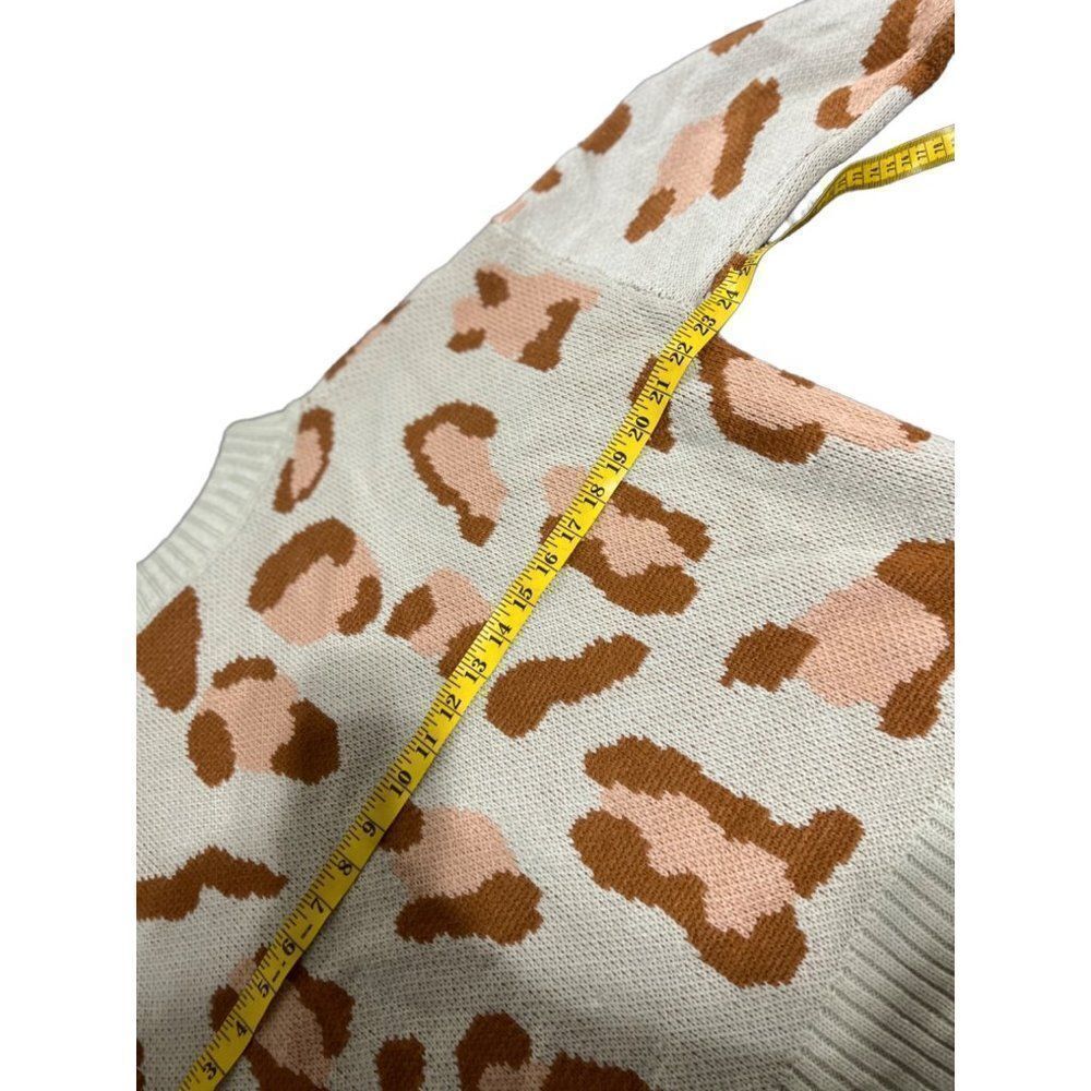 Leopard print acrylic sweater size medium - Picture 4 of 6